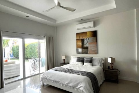 Chalet de 4 dormitorios en Hua Hin, Tailandia № 156280 - foto 6
