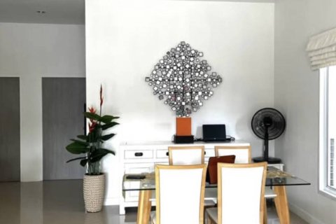 Chalet de 4 dormitorios en Hua Hin, Tailandia № 156280 - foto 2