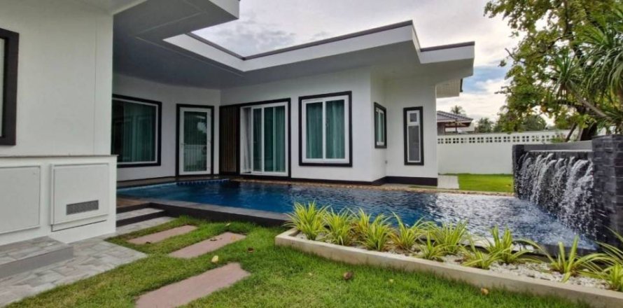 Casa de 3 dormitorios en Pattaya, Tailandia № 146892