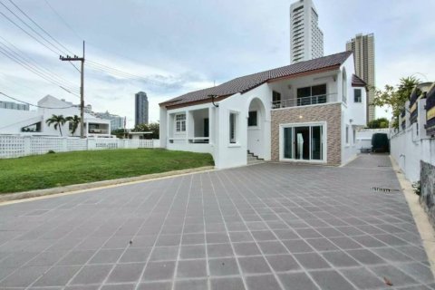 Casa de 3 dormitorios en Pattaya, Tailandia № 146890