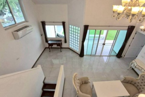 Casa de 3 dormitorios en Pattaya, Tailandia № 146890 - foto 9