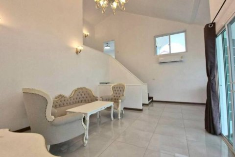 Casa de 3 dormitorios en Pattaya, Tailandia № 146890 - foto 3