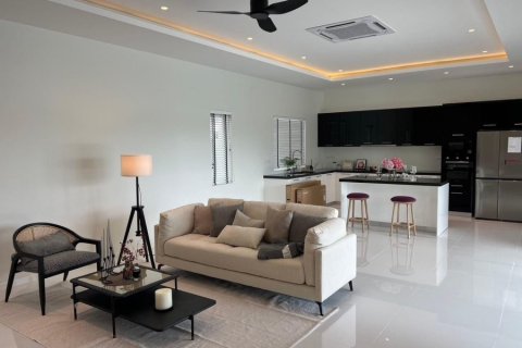 Chalet de 3 dormitorios en Hua Hin, Tailandia № 168550 - foto 4