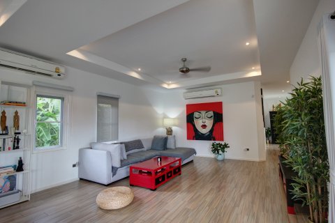 Villa in Hua Hin, Thailand 4 Schlafzimmer № 168551 - Foto 12