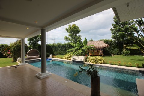 Villa in Hua Hin, Thailand 4 Schlafzimmer № 168551 - Foto 10