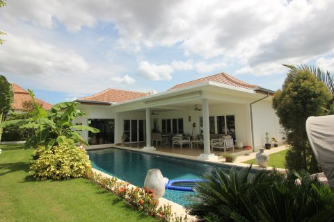 Villa in Hua Hin, Thailand 4 Schlafzimmer № 168551 - Foto 2