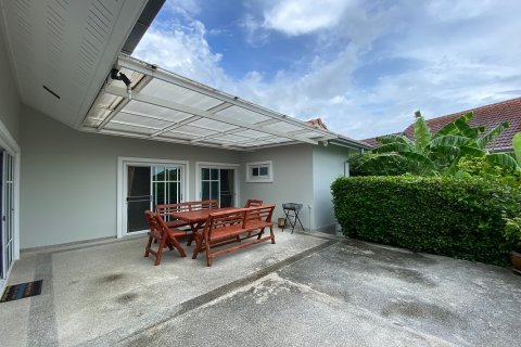 Chalet de 3 dormitorios en Hua Hin, Tailandia № 168549 - foto 27