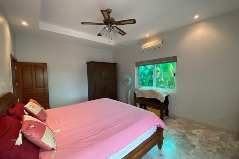 Chalet de 3 dormitorios en Hua Hin, Tailandia № 168549 - foto 24