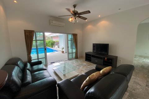 Chalet de 3 dormitorios en Hua Hin, Tailandia № 168549 - foto 12