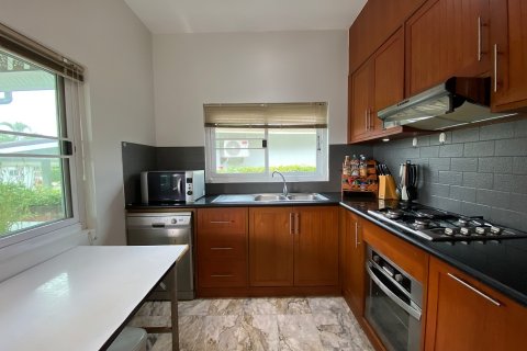 Chalet de 3 dormitorios en Hua Hin, Tailandia № 168549 - foto 10