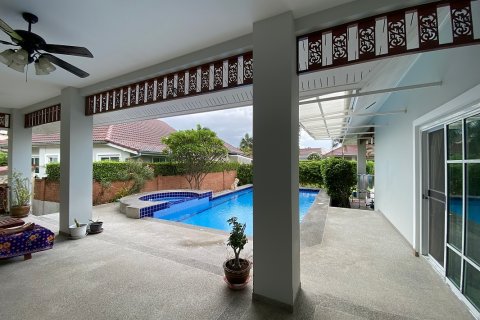 Chalet de 3 dormitorios en Hua Hin, Tailandia № 168549 - foto 7