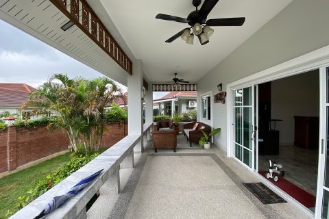 Chalet de 3 dormitorios en Hua Hin, Tailandia № 168549 - foto 26