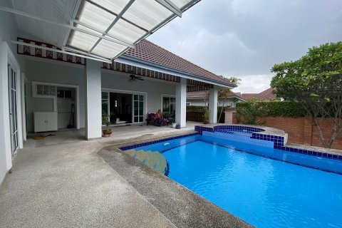 Chalet de 3 dormitorios en Hua Hin, Tailandia № 168549 - foto 6