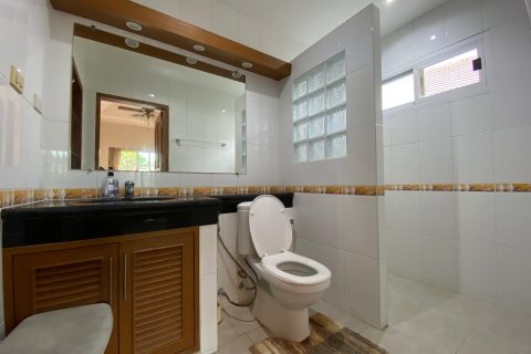 Chalet de 3 dormitorios en Hua Hin, Tailandia № 168549 - foto 20