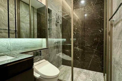 Condominio de 2 dormitorios en Khlong Toei, Bangkok, Tailandia № 156824 - foto 8