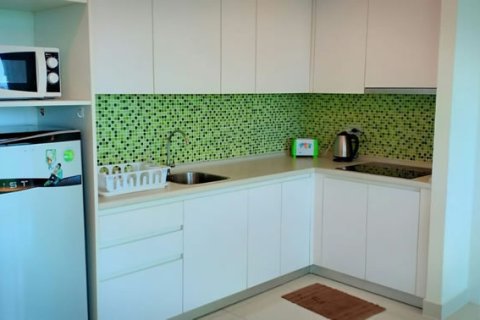 Condominio de 2 dormitorios en Jomtien Beach, Pattaya, Tailandia № 176521 - foto 14