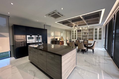 Chalet de 4 dormitorios en Hua Hin, Tailandia № 138980 - foto 4