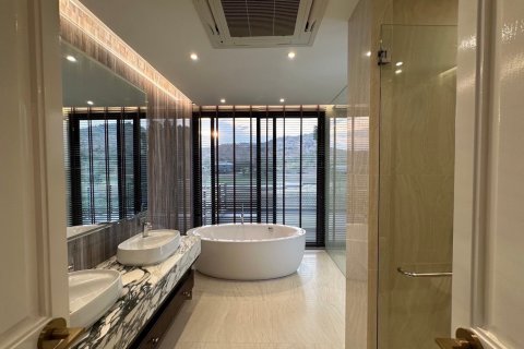 Chalet de 4 dormitorios en Hua Hin, Tailandia № 138980 - foto 27