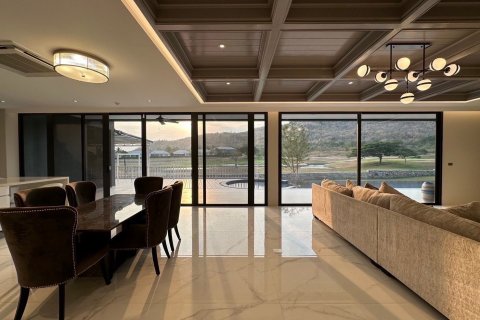 Chalet de 4 dormitorios en Hua Hin, Tailandia № 138980 - foto 7