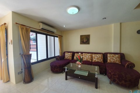 Casa de 2 dormitorios en Pattaya, Tailandia № 43646 - foto 11