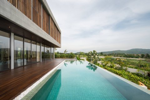 Casa de 4 dormitorios en Hua Hin, Tailandia № 180435 - foto 2