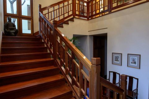 Casa de 5 dormitorios en Bangkok, Tailandia № 180432 - foto 18