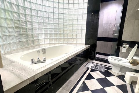 Condominio de 2 dormitorios en Bangkok, Tailandia № 143128 - foto 9
