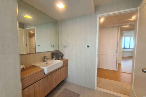 Condominio de 2 dormitorios en Bangkok, Tailandia № 143129 - foto 12