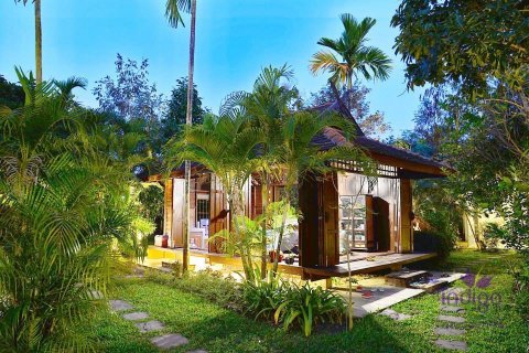 Casa de 4 dormitorios en San Pa Tong, Tailandia № 200374 - foto 30