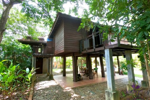 Casa de 4 dormitorios en San Pa Tong, Tailandia № 200374 - foto 3