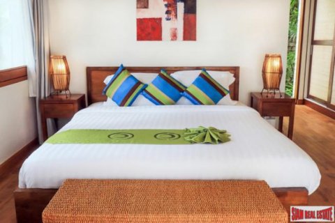 Chalet de 5 dormitorios en Ko Samui, Tailandia № 203091 - foto 3