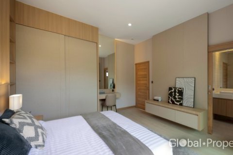 Casa de 4 dormitorios en Pattaya, Tailandia № 163962 - foto 12