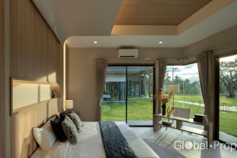 Casa de 4 dormitorios en Pattaya, Tailandia № 163962 - foto 7