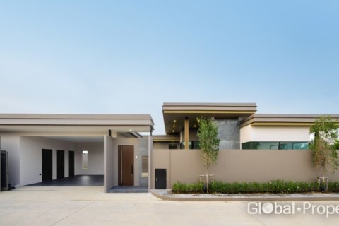 House in Pattaya, Thailand 3 bedrooms № 163963