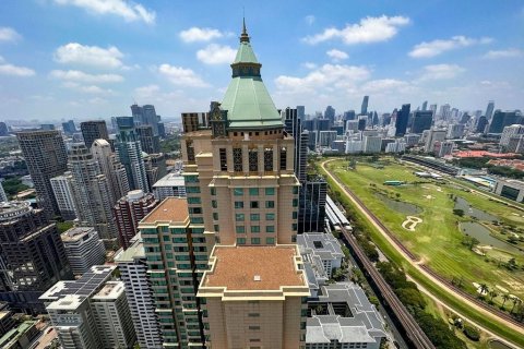 Condominio de 2 dormitorios en Pathum Wan, Bangkok, Tailandia № 136937 - foto 2