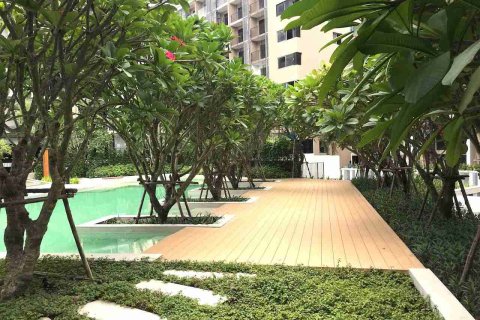 Condominio de 1 dormitorio en Thonburi, Bangkok, Tailandia № 208627 - foto 10