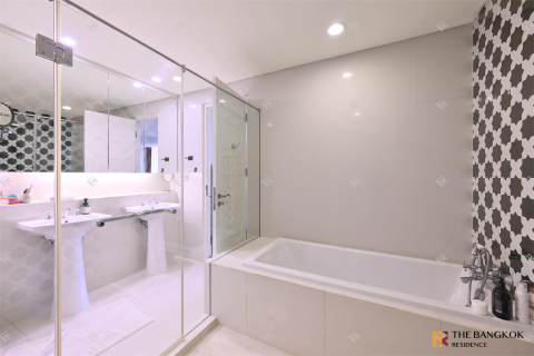 Condominio de 3 dormitorios en Bangkok, Tailandia № 185960 - foto 8