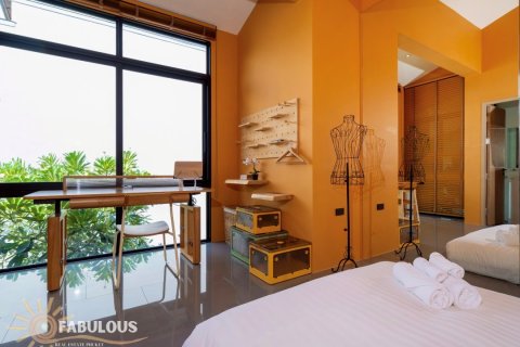 Chalet de 4 dormitorios en Bang Tao, Tailandia № 179524 - foto 21