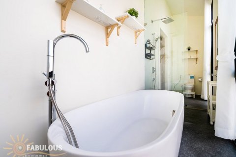 Chalet de 4 dormitorios en Bang Tao, Tailandia № 179524 - foto 6