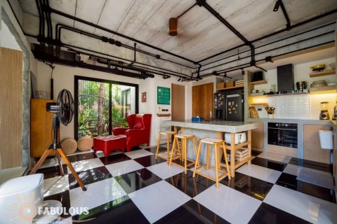 Chalet de 4 dormitorios en Bang Tao, Tailandia № 179524 - foto 11