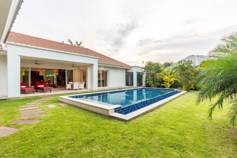 Chalet de 3 dormitorios en Hua Hin, Tailandia № 168778 - foto 20