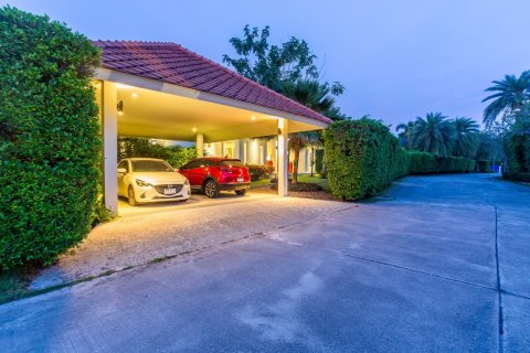 Chalet de 3 dormitorios en Hua Hin, Tailandia № 168778 - foto 5