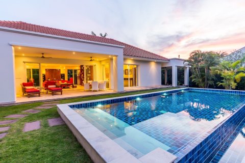 Chalet de 3 dormitorios en Hua Hin, Tailandia № 168778 - foto 13