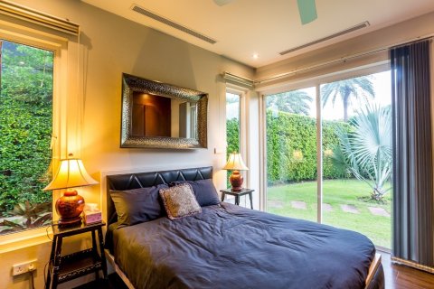Chalet de 3 dormitorios en Hua Hin, Tailandia № 168778 - foto 27