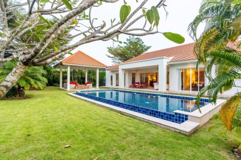 Chalet de 3 dormitorios en Hua Hin, Tailandia № 168778 - foto 17