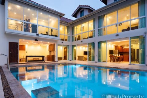 Local comercial en Pattaya, Tailandia № 170357 - foto 3