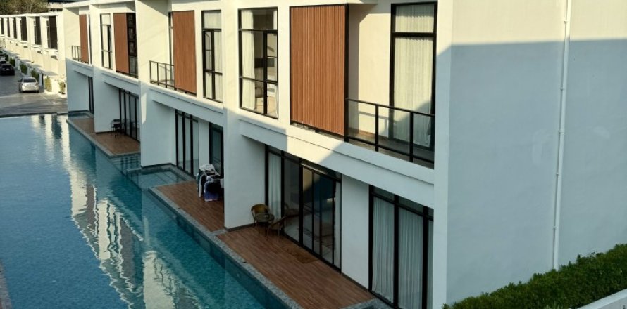 Casa de 3 dormitorios en Pattaya, Tailandia № 170355