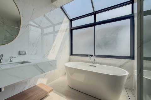 Casa de 4 dormitorios en Bangkok, Tailandia № 180511 - foto 19