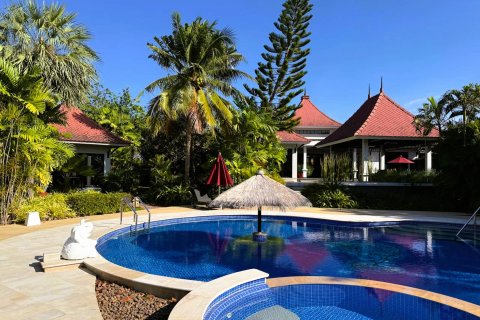 Maison à Hua Hin, Thaïlande 5 chambres № 180512