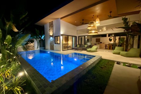 Casa de 4 dormitorios en Ko Samui, Tailandia № 168840 - foto 3